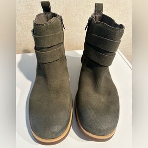 UGG Women's Josefene Ankle Fashion Boot Sz 8.5